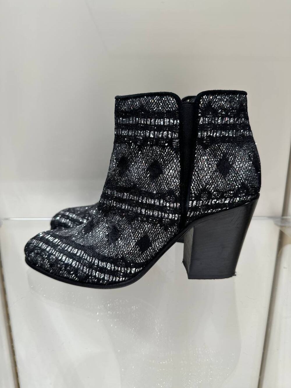Giuseppe Zanotti Black Textured Ankle Boots Sz.36
